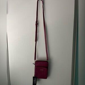 Loxwood Jill Pebbled Leather Pouchette - Cuir Gaia